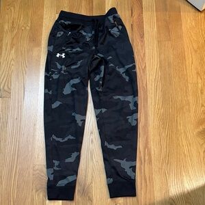 Under Armour Kids' Black and Gray Camo Joggers